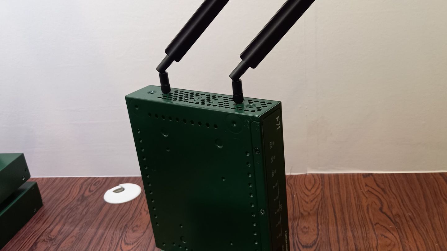 無線ルーター屋外壁面設置